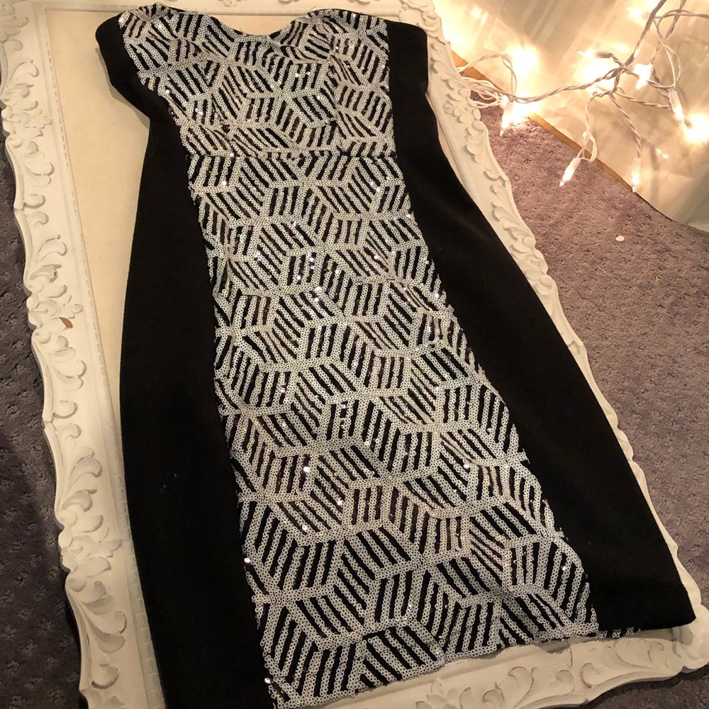 Eight Sixty strapless sequin sparkly dress